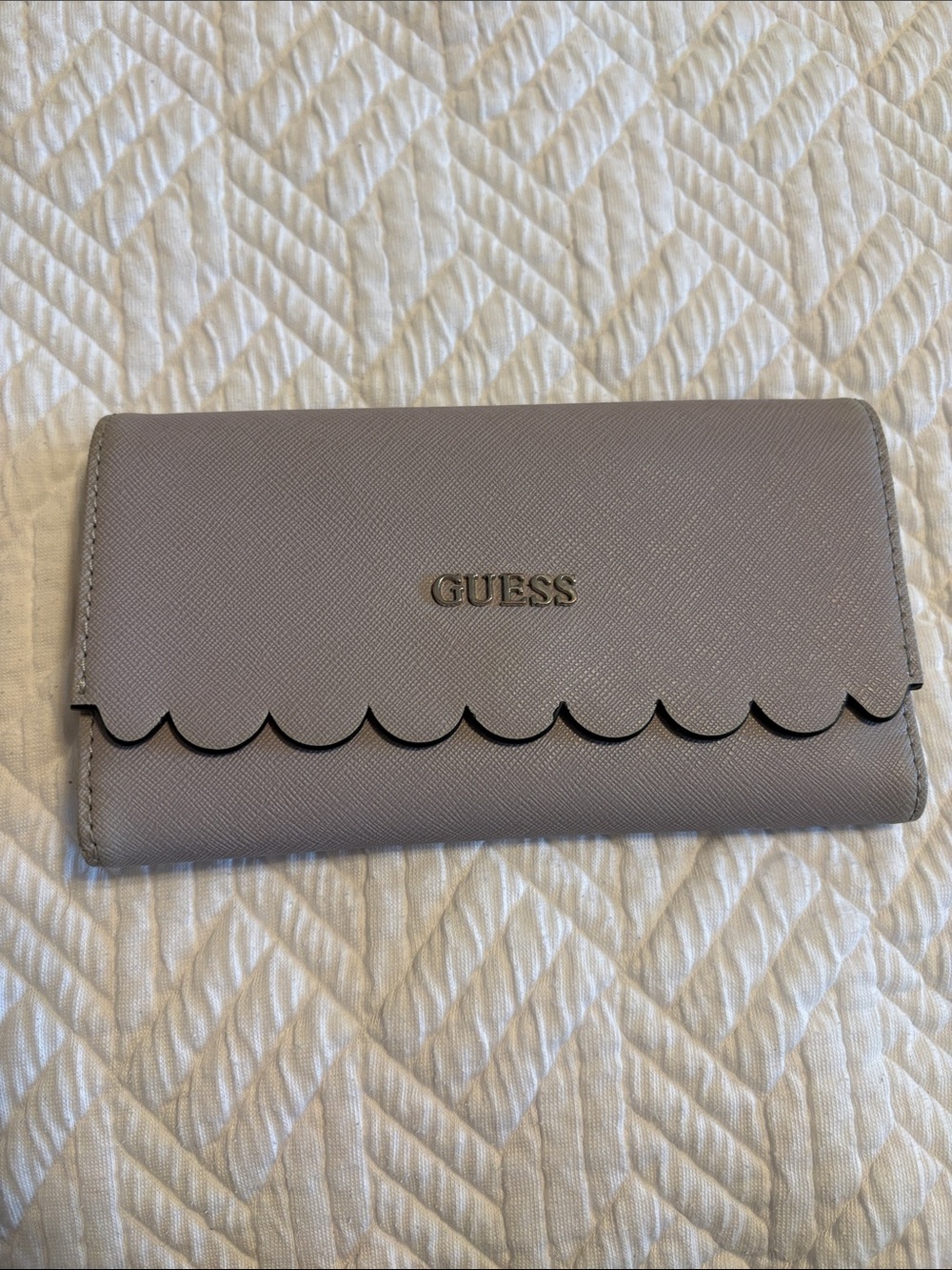 GUESS Scalloped Flap Wallet - Light Gray Purple